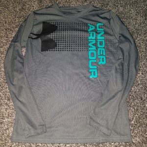 Youth large Under Armour hooded longsleeve